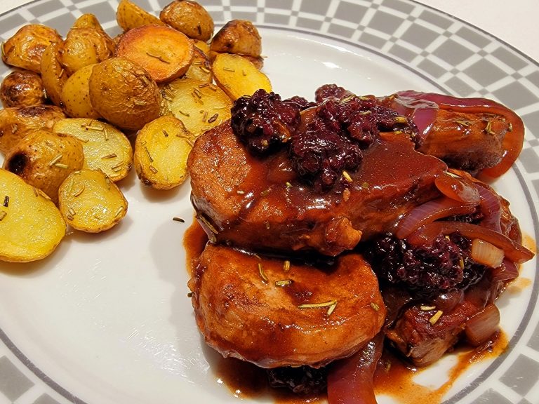 Médaillon de porc sauce porto et mûres