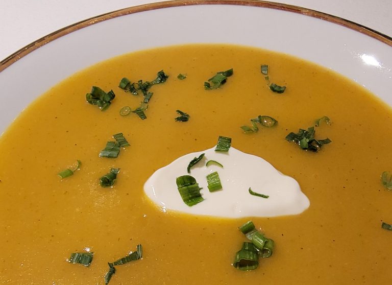 Potage à la courge musquée et cari