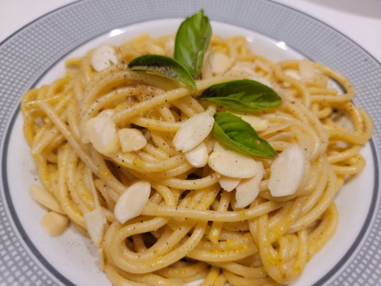 Pesto aux tomates et basilic