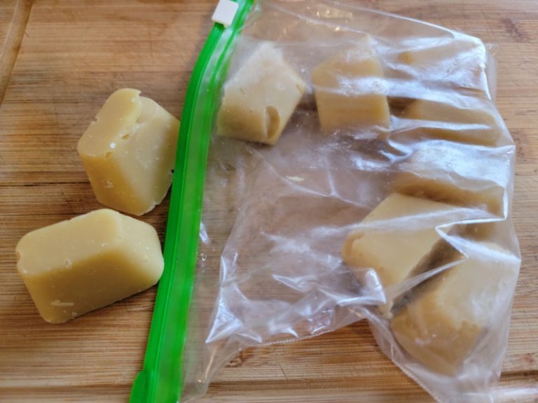 Cubes de roux blanc